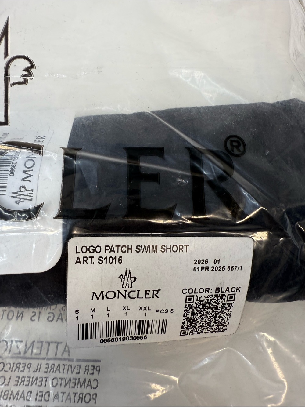 Moncler Mens Black Nylon luxury designer logo Shorts image 5
